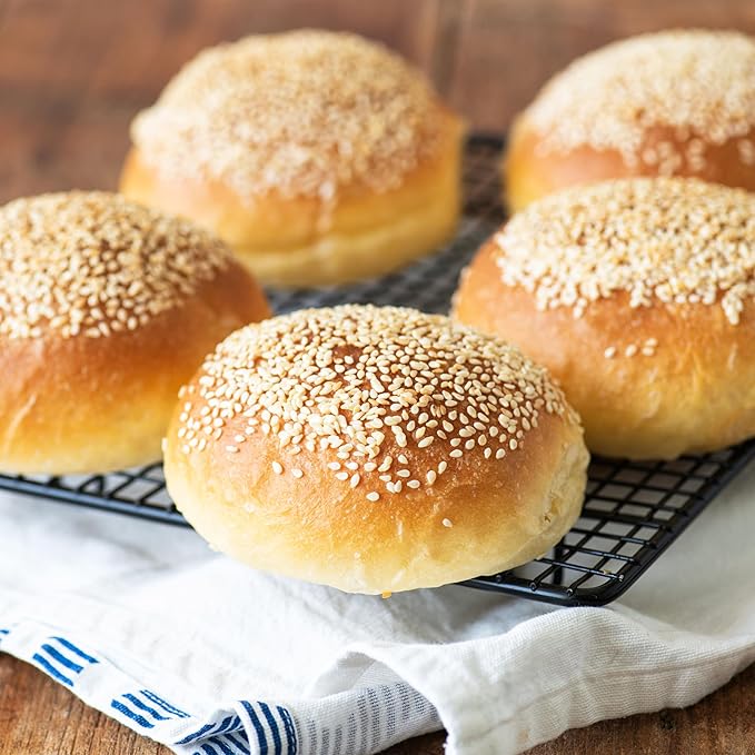 Yupik Natural Sesame Seeds, 2.2 lb (35.2 oz), Gluten-Free, GMO-Free, Kosher, Vegan, Raw, Unroasted, Unsalted, Plant-Based Protein, Source of Fiber & Iron, Ideal for Topping, Cooking & Baking